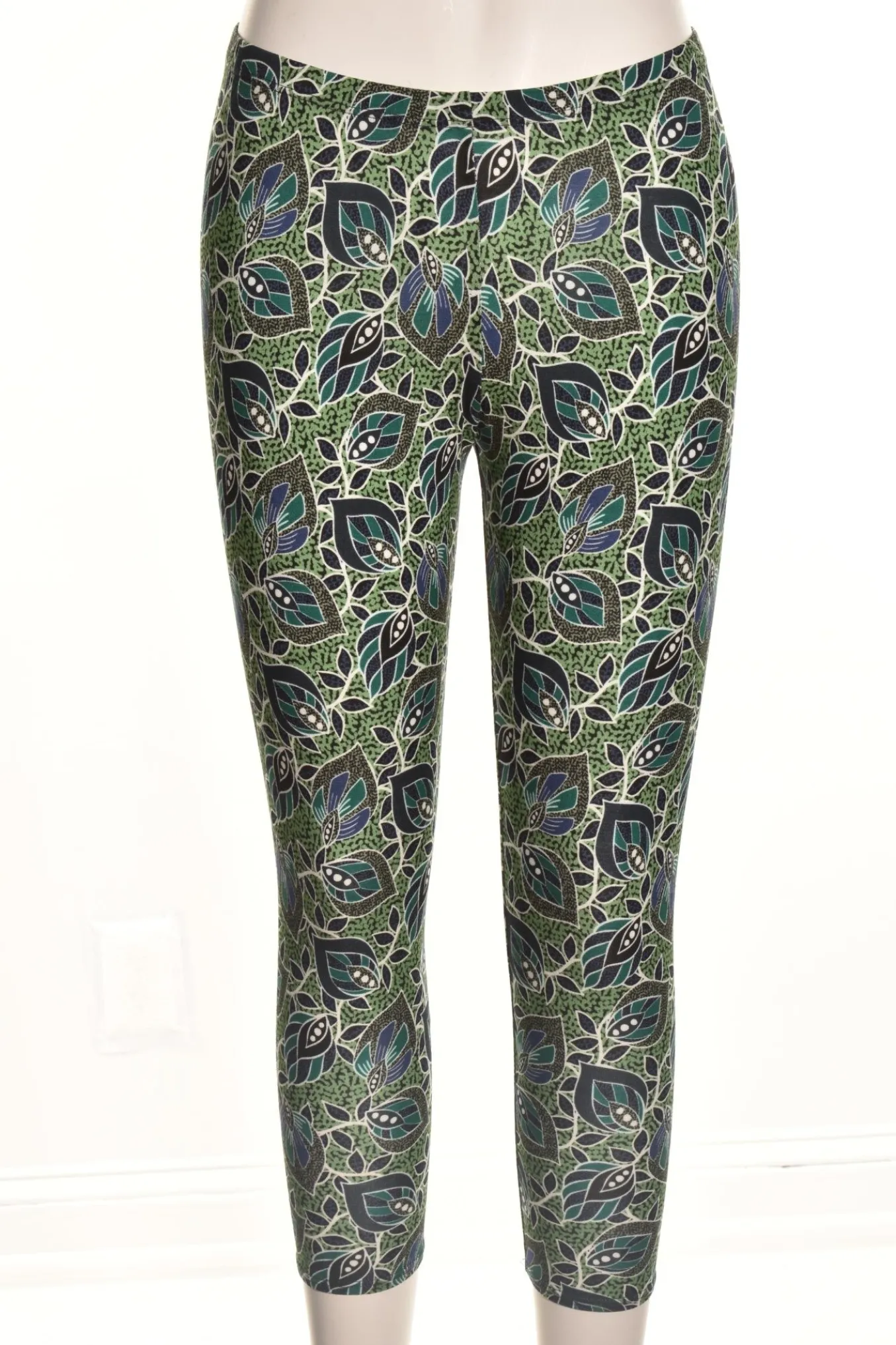 Salaam. Capri Leggings.
