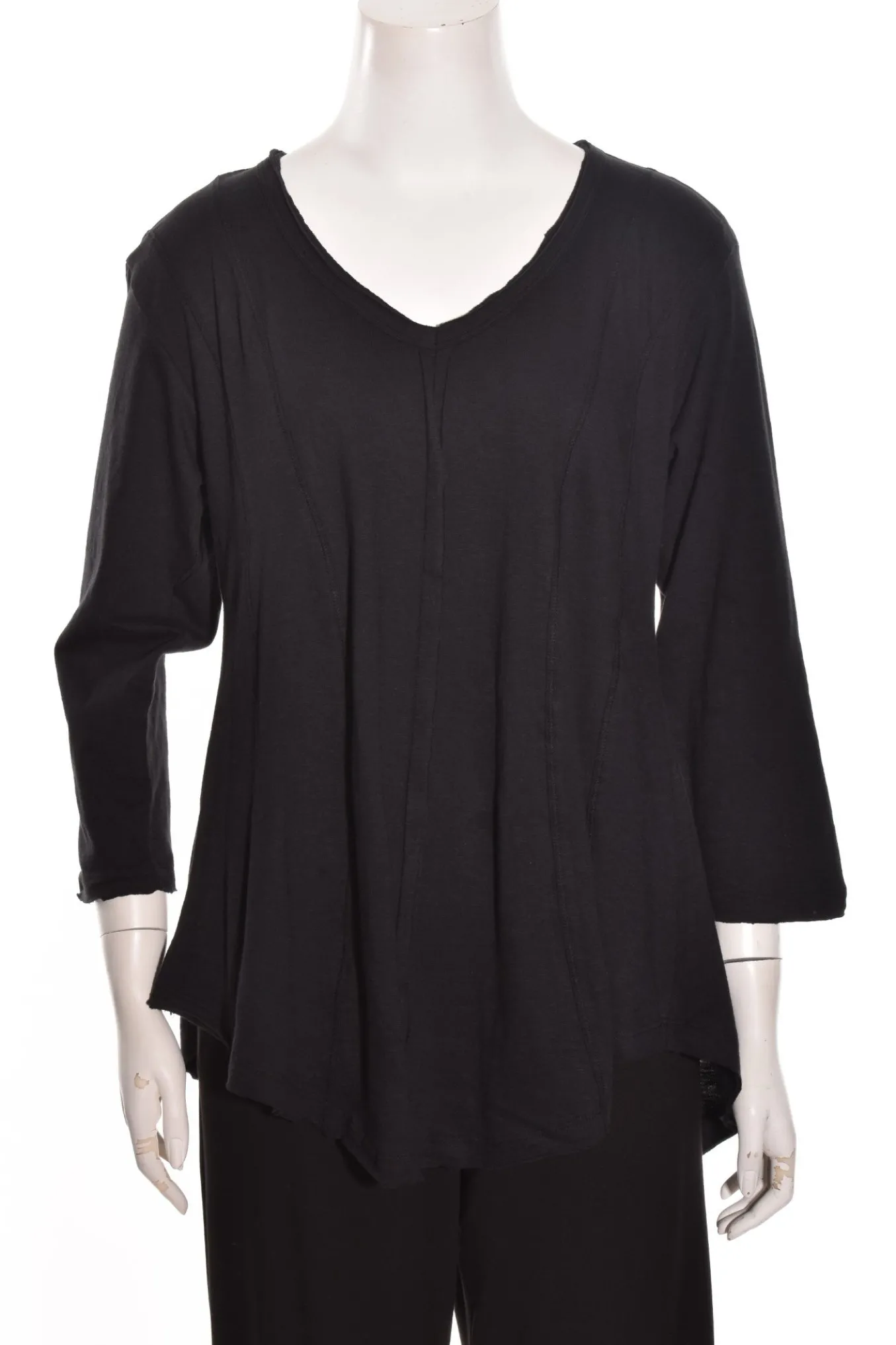 Apny. Flowy V-Neck Tee.