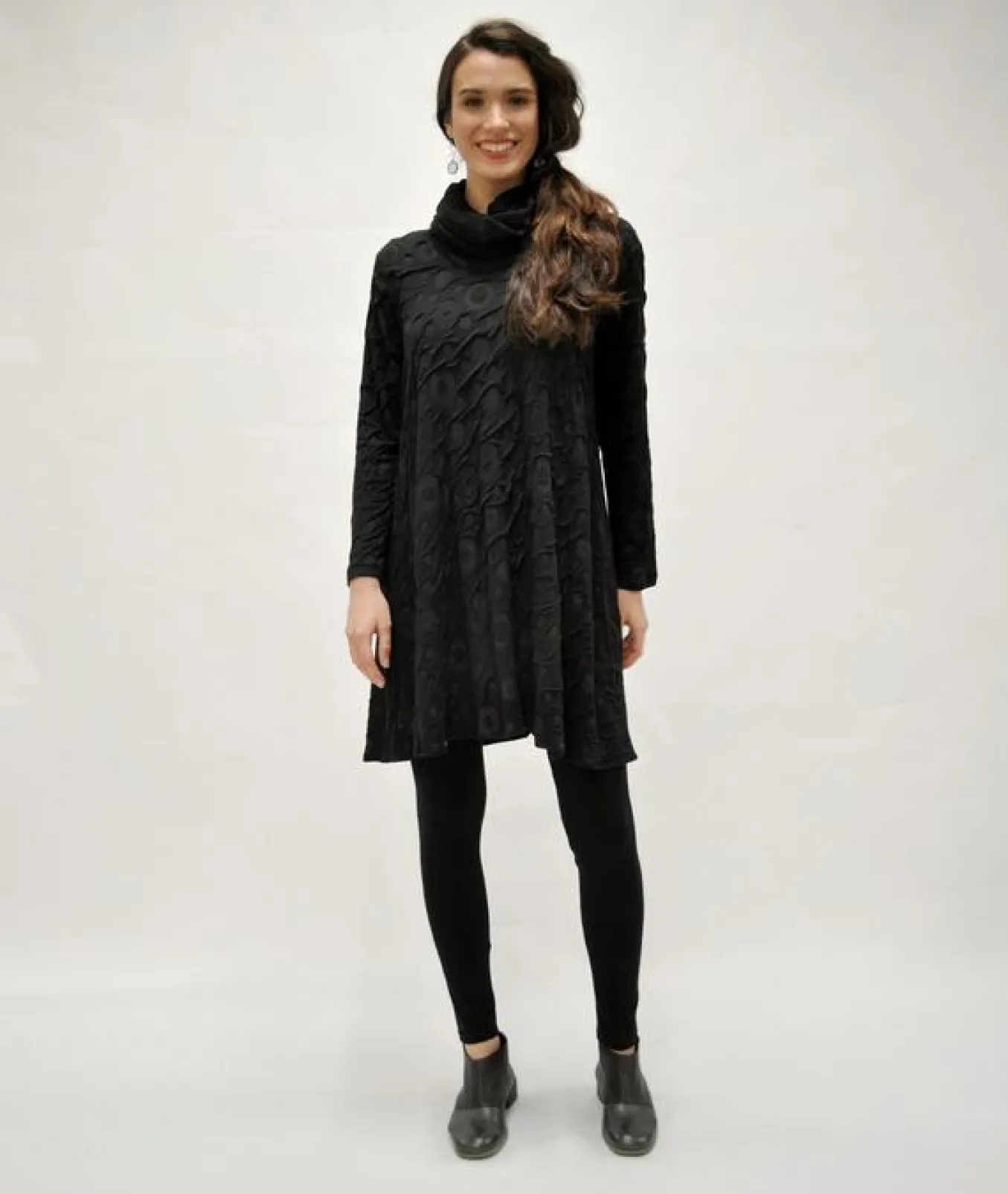 Niche. Live Oak Tunic. Cozy Dot Knit.
