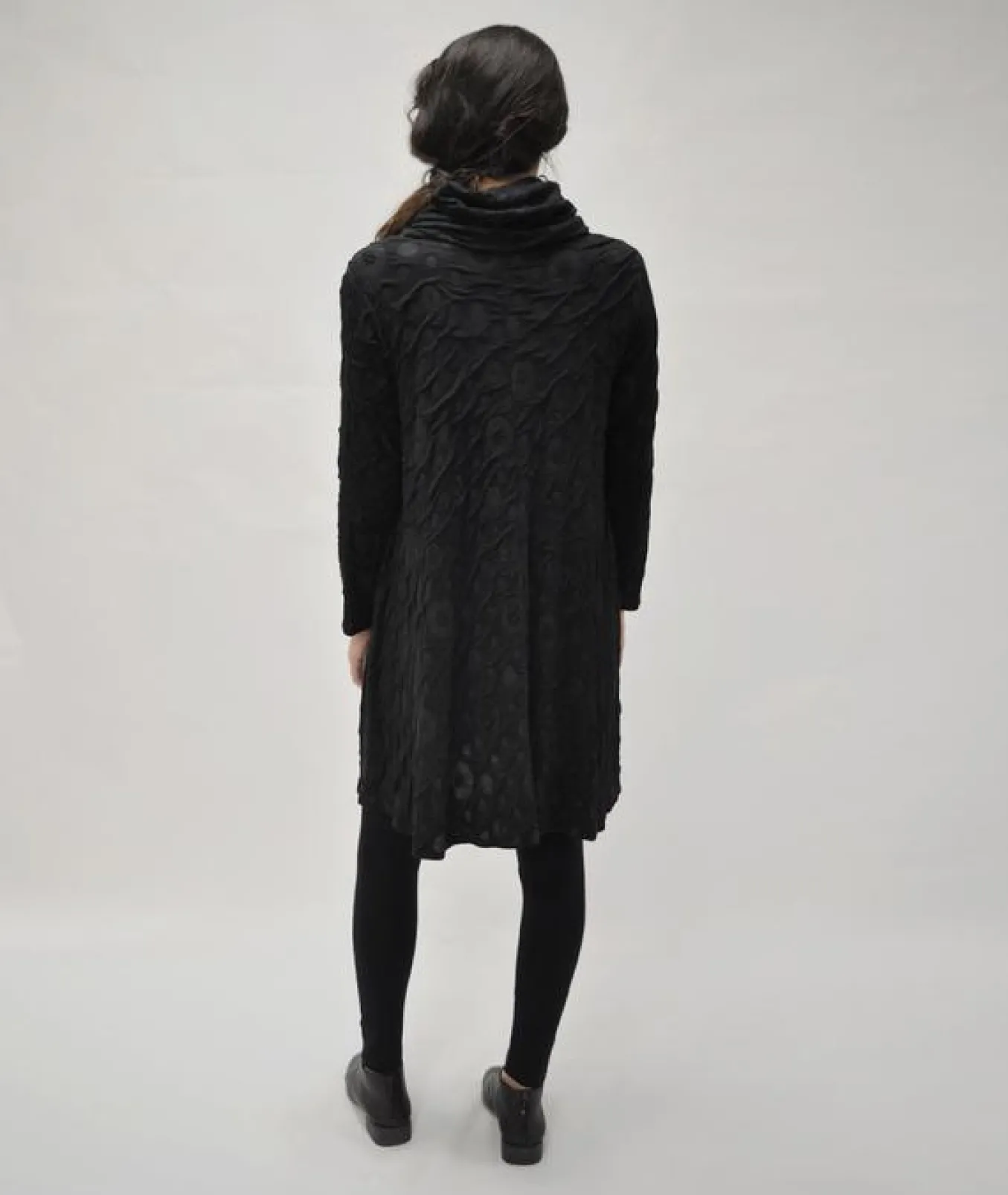 Niche. Live Oak Tunic. Cozy Dot Knit.