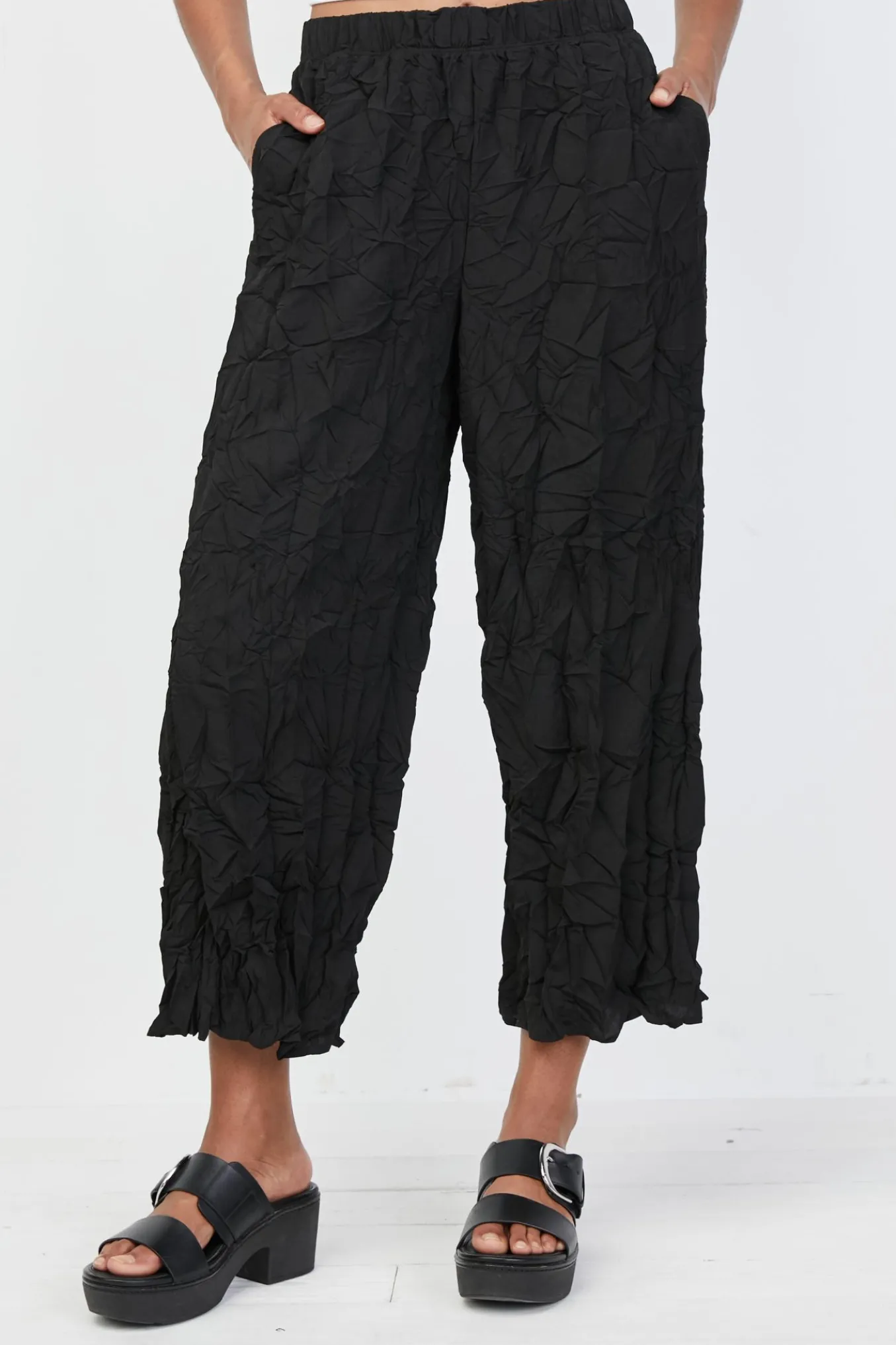 Liv. By Habitat. Solid Crop Pant.