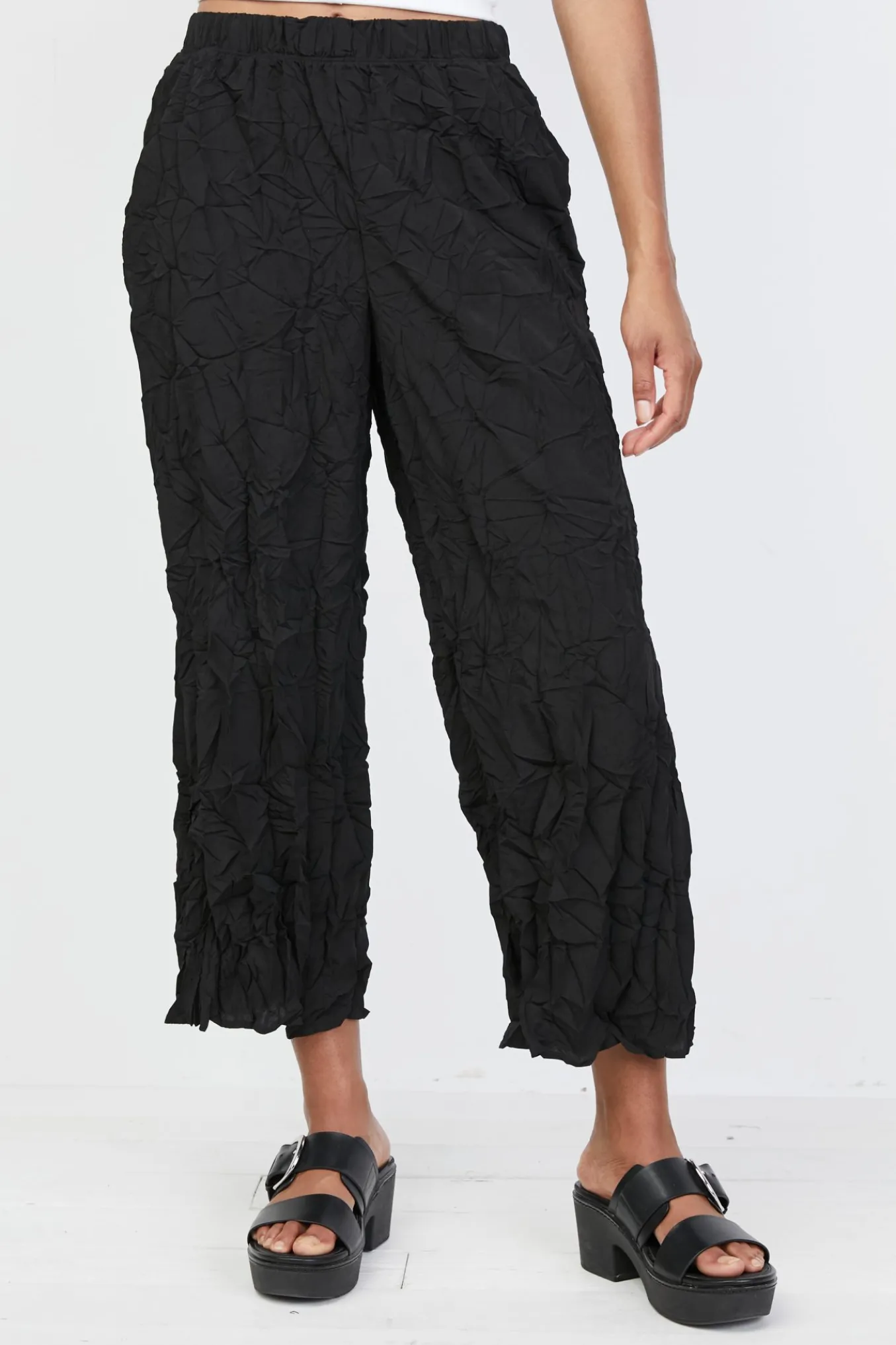 Liv. By Habitat. Solid Crop Pant.