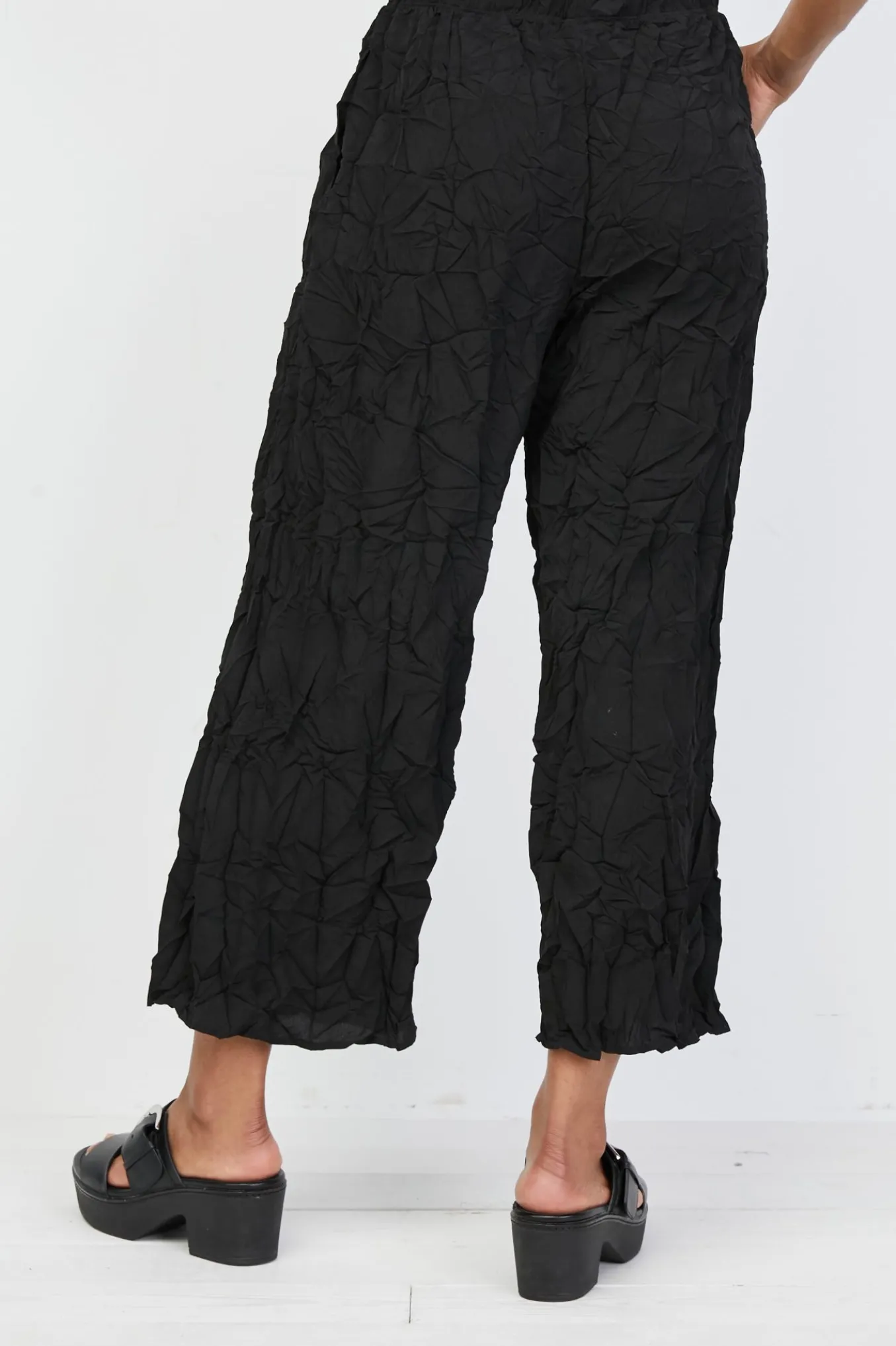 Liv. By Habitat. Solid Crop Pant.