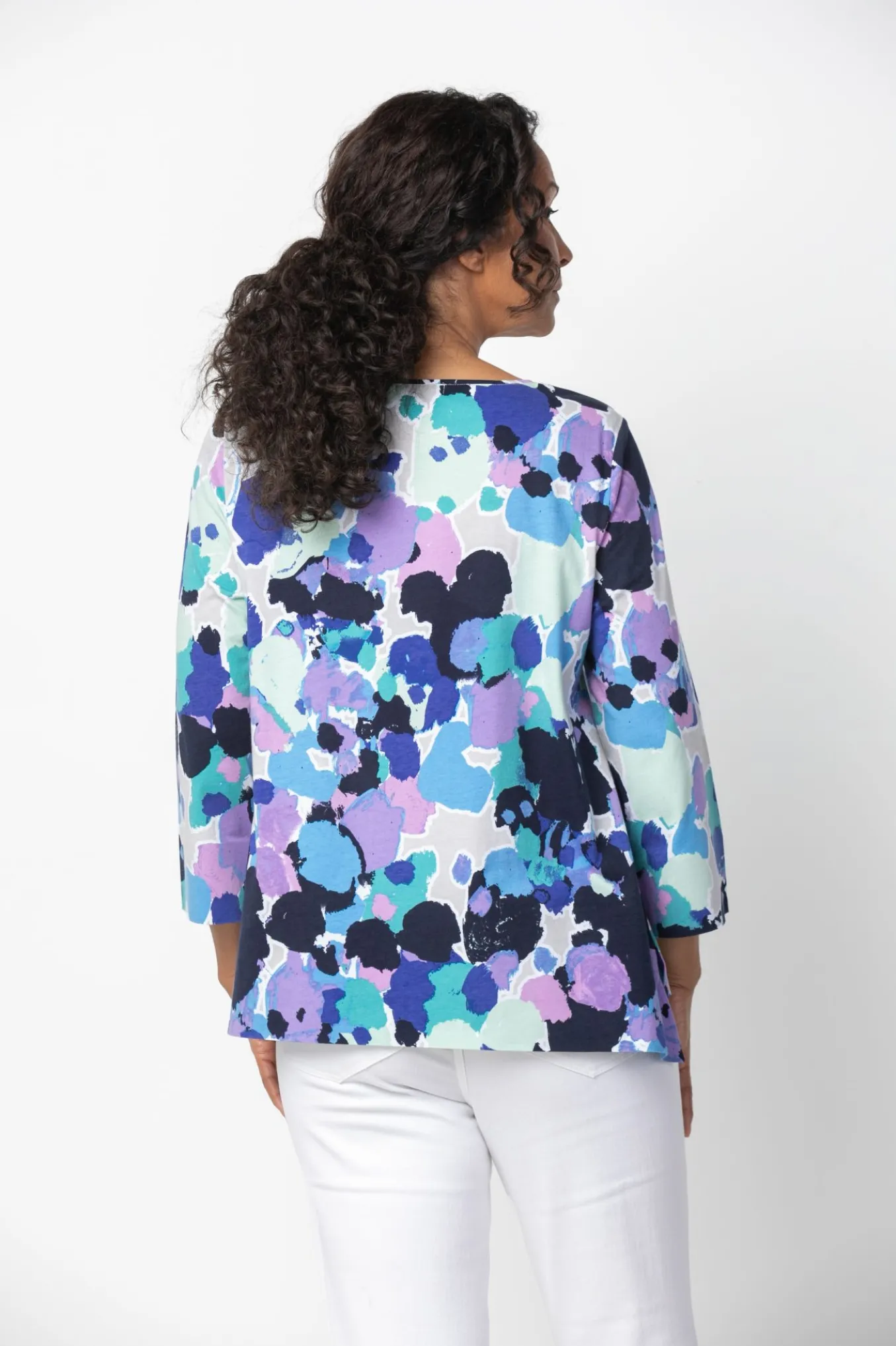 Habitat. Deep Hem V-Neck Tee.