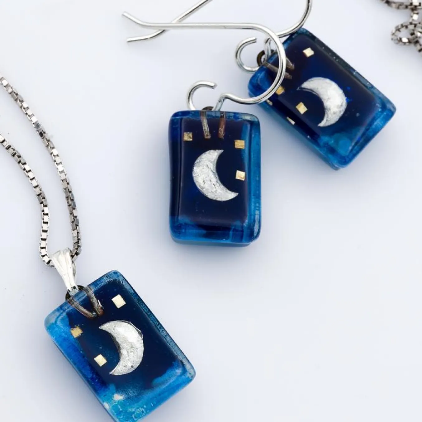 Momo. Blue Moon Charm Set.