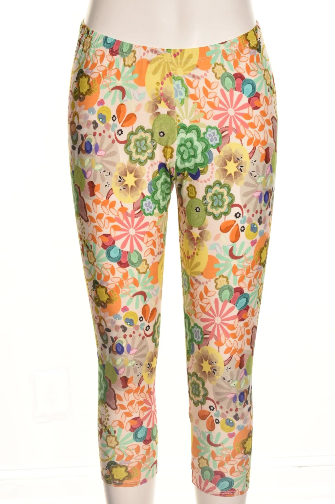 Salaam. Capri Leggings.