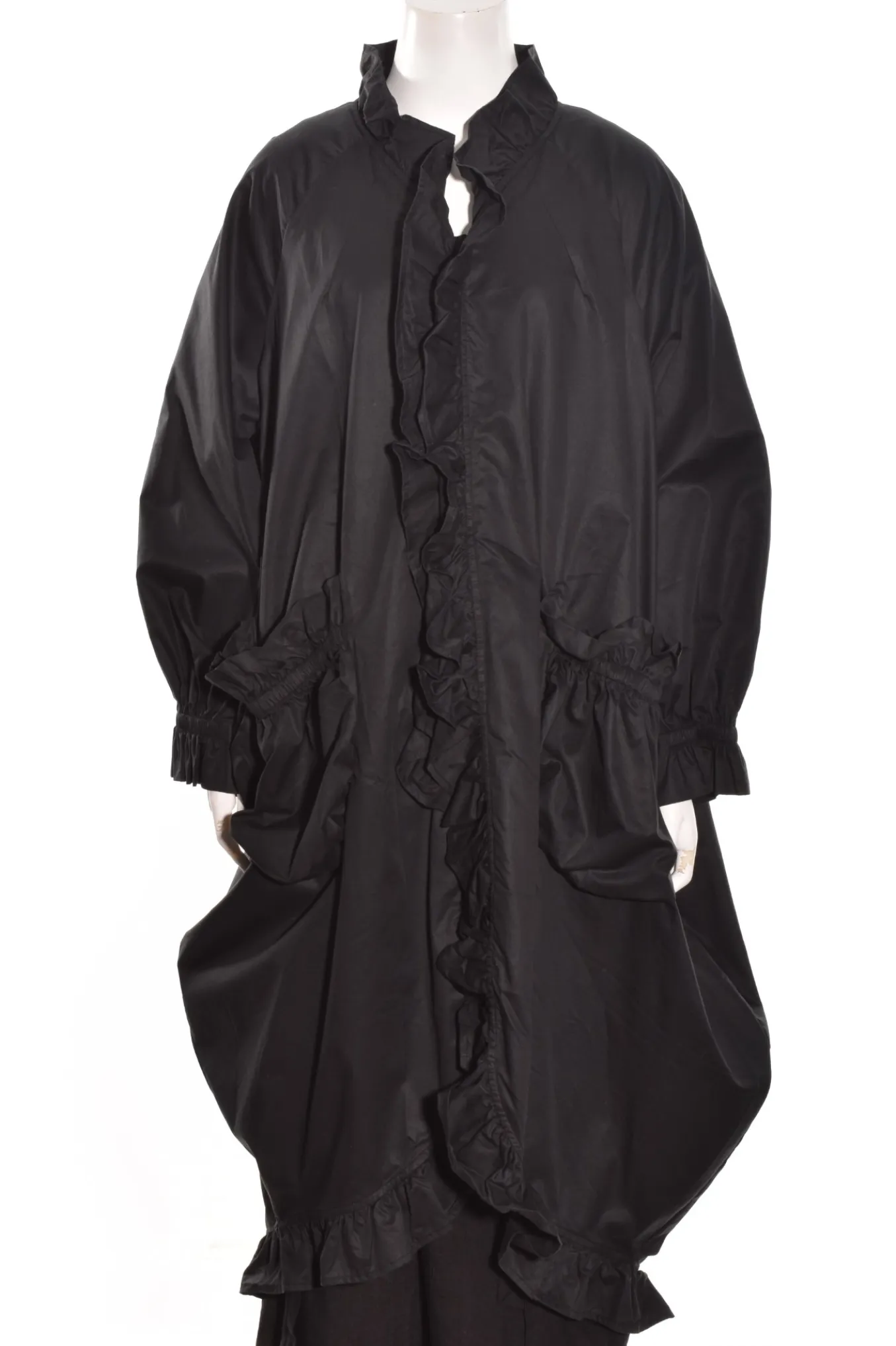 Cheyenne. Long Coat With Ruffles.