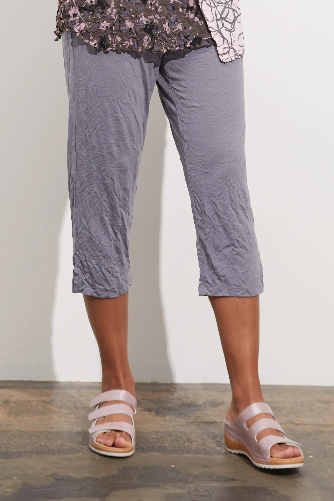 Liv. By Habitat. Solid Easy Capri. ( ).