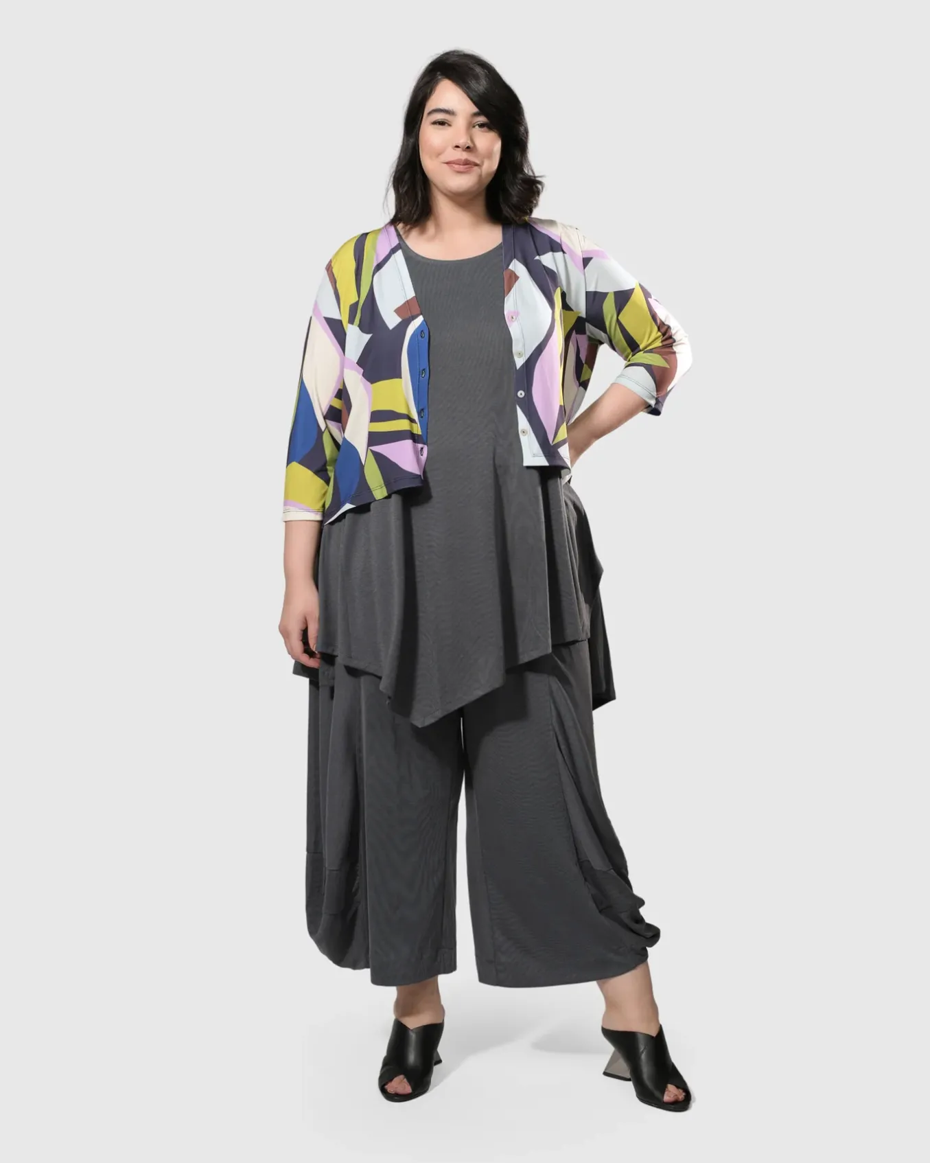 Alembika. Essential Go-To Punto Pants In Grey.