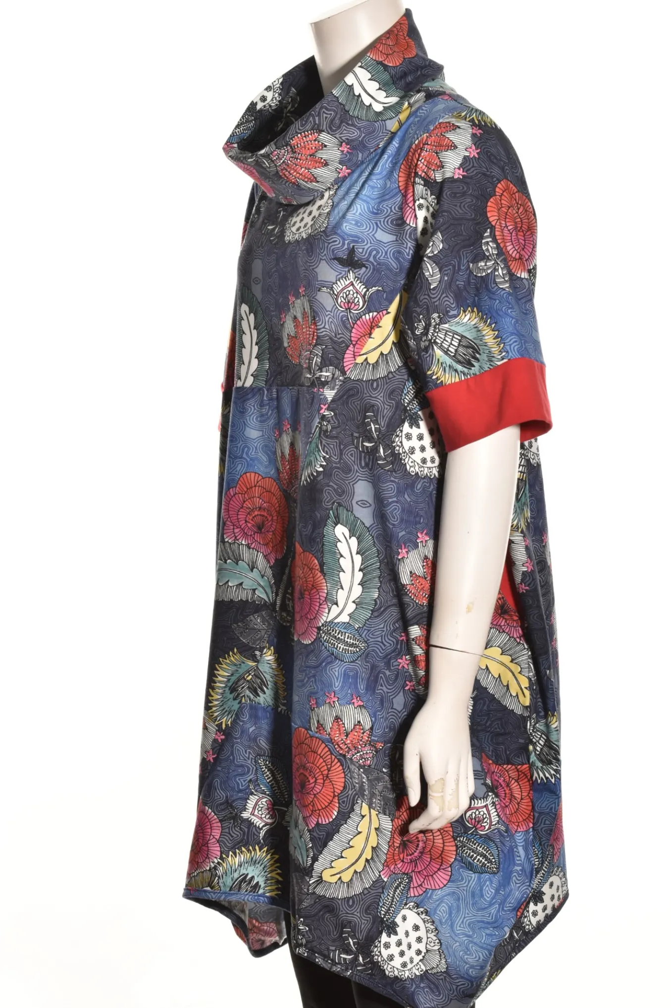 Flutter. Monday Tunic. (Generous Size).