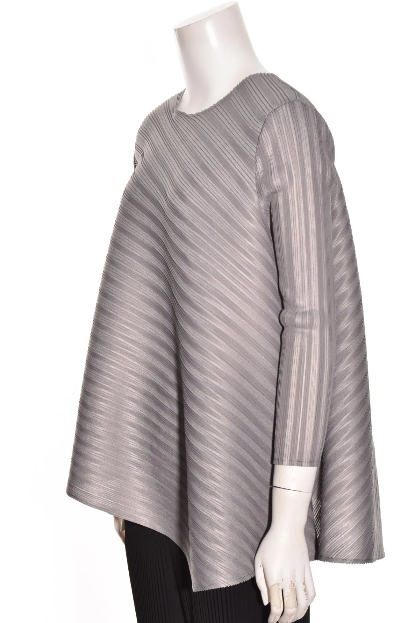 Vanite Couture. Angled Three Quarter Scoop Neck Top.