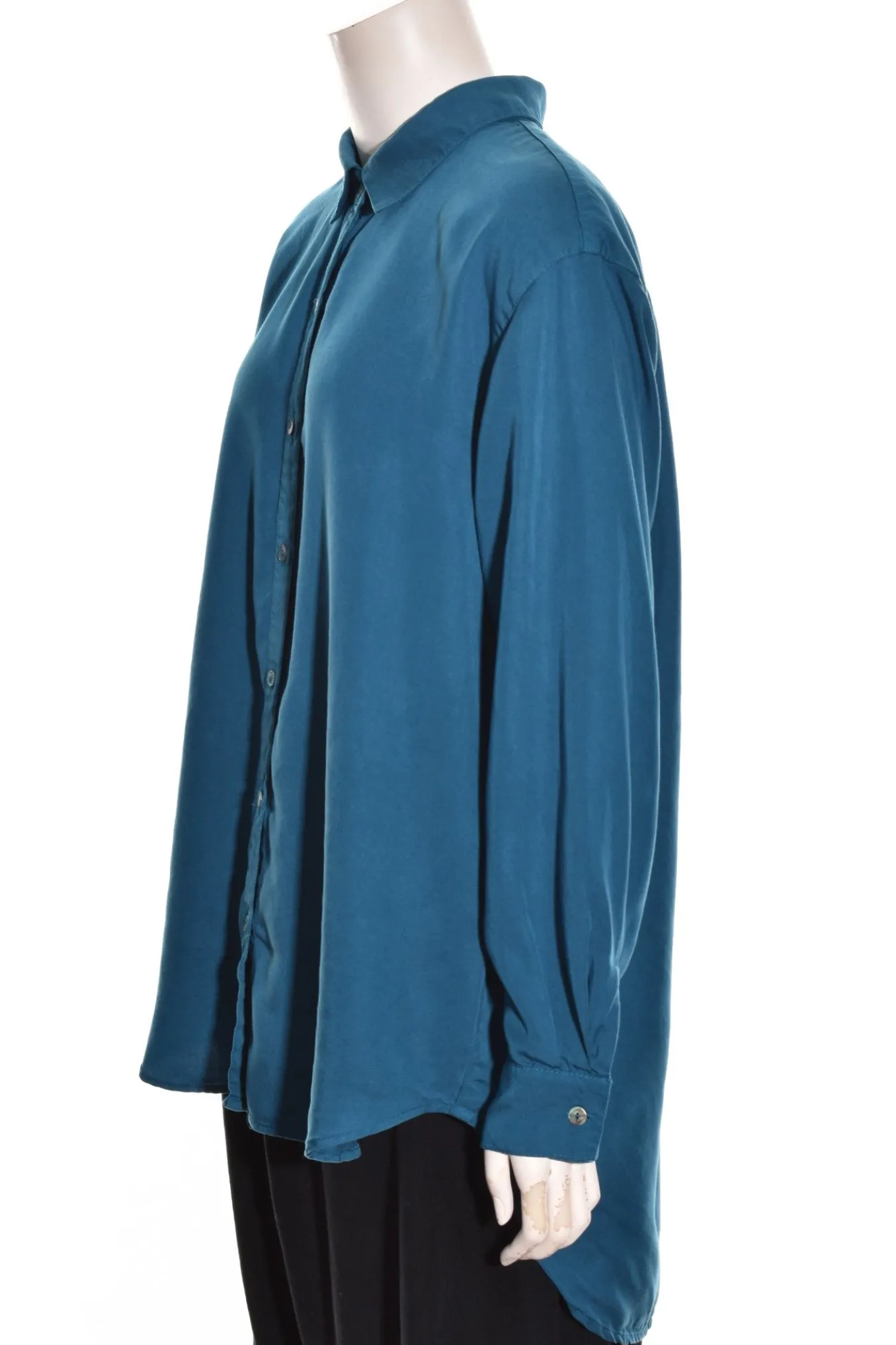 Cut Loose. Big Shirt.