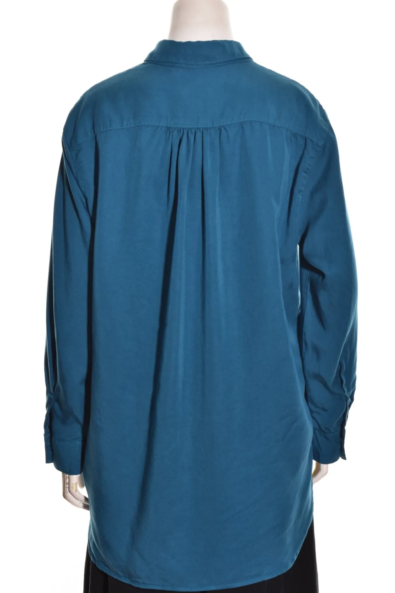 Cut Loose. Big Shirt.