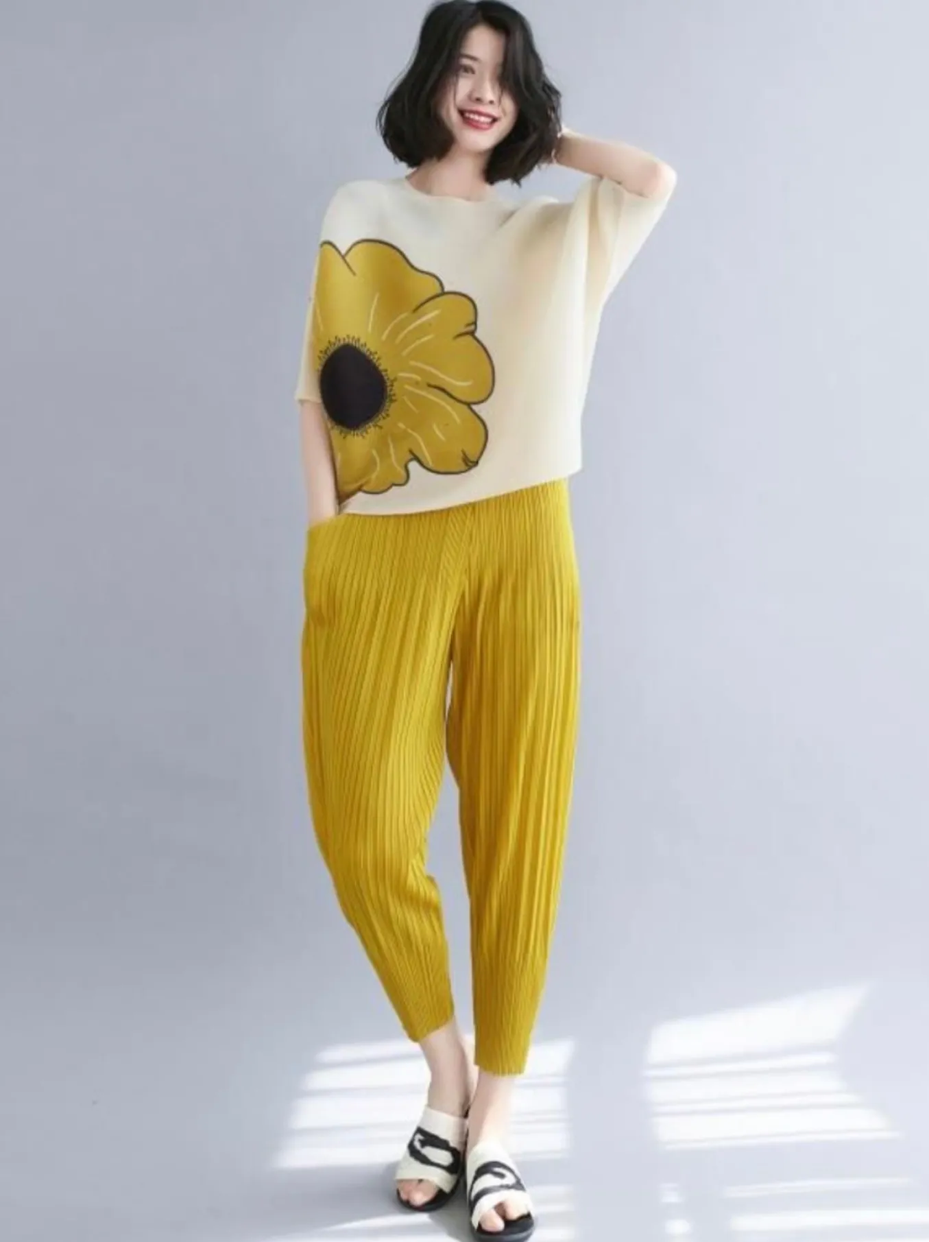 Vanite Couture. Short Sleeve Boxy Tee With Flower.