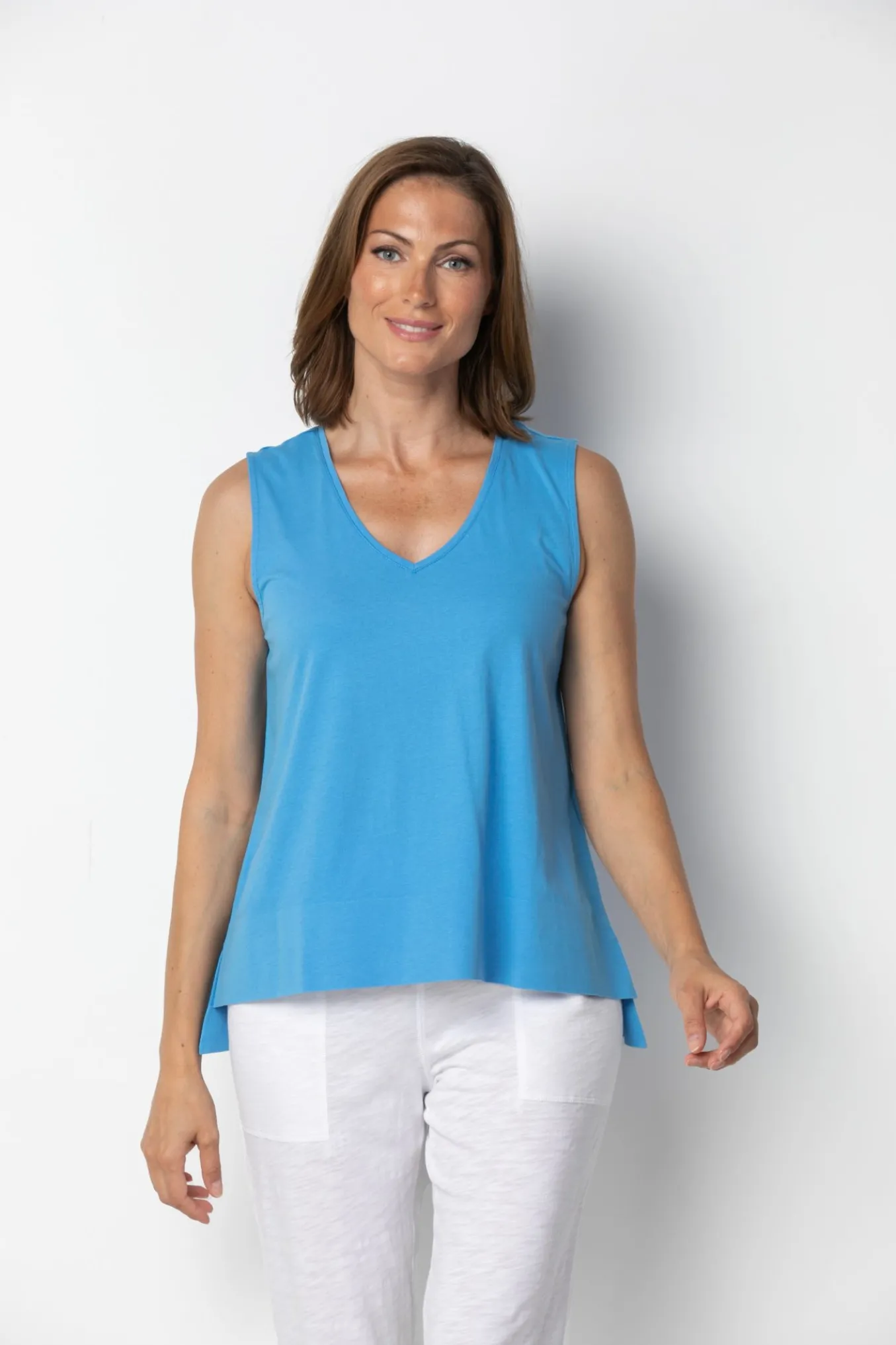Habitat. Deep Hem V-Neck.